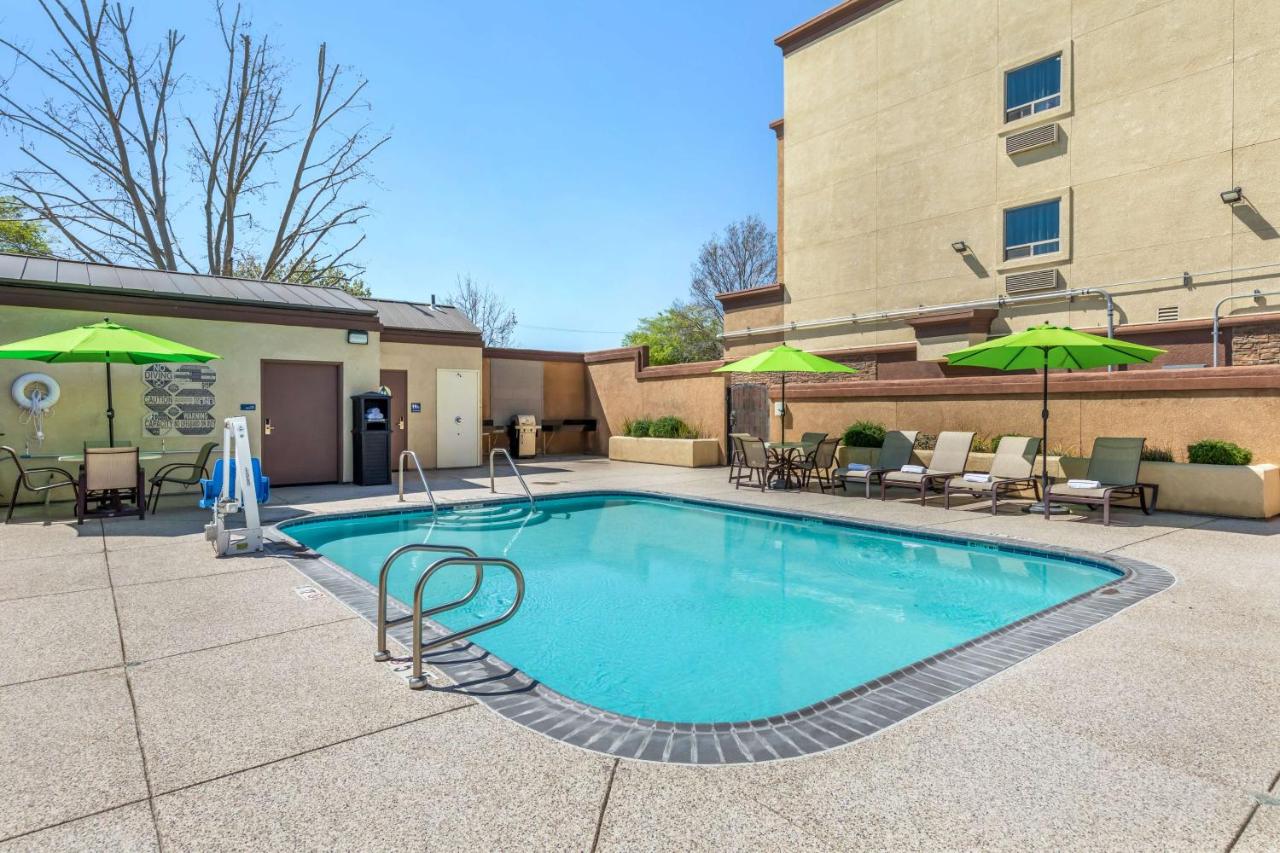 | Best Western Plus Taft Inn