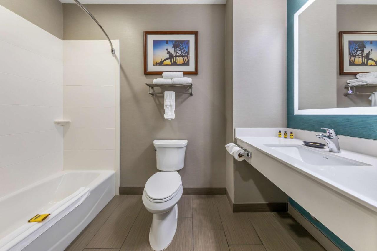 | Best Western Plus Taft Inn