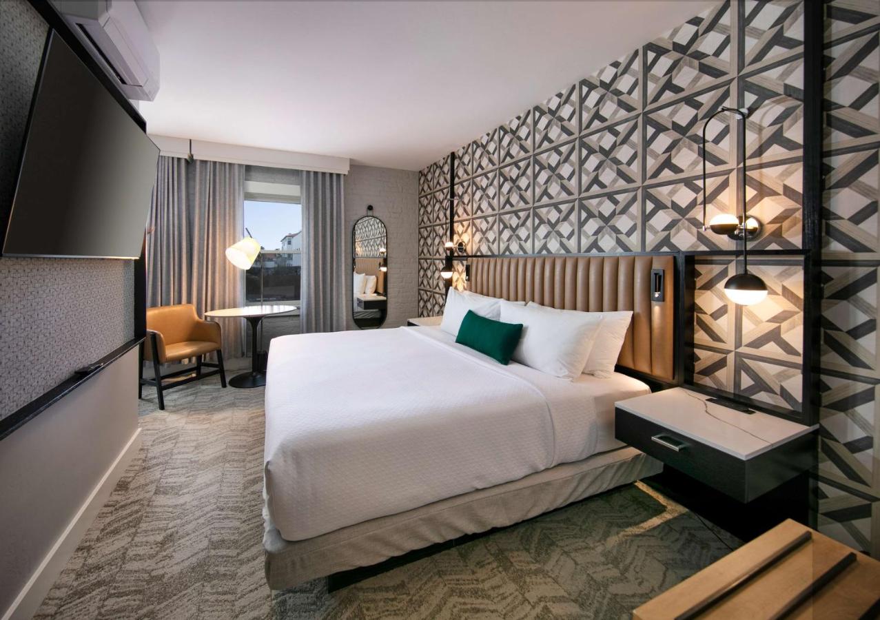 King Room at Hotel Virginia Santa Barbara, Tapestry Collection by Hilton