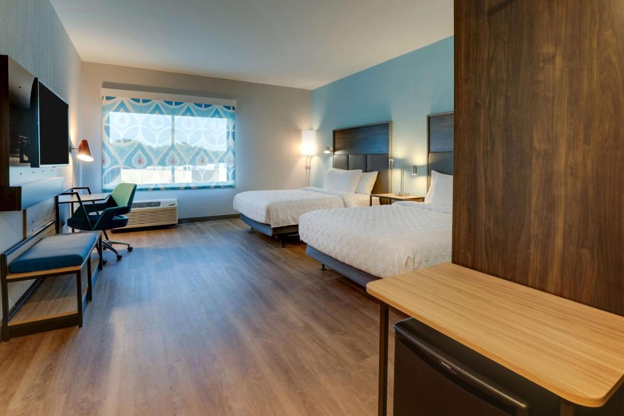 Queen Room - Hearing Accessible at Tru By Hilton Smithfield I-95
