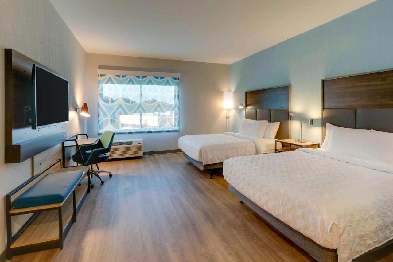 Queen Room - Hearing Accessible at Tru By Hilton Smithfield I-95