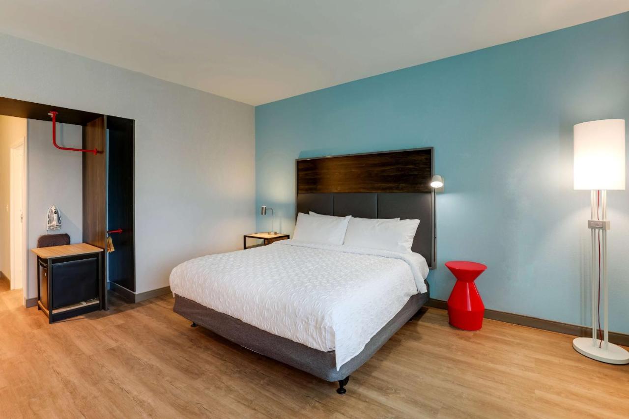 King Room - Hearing Accessible at Tru By Hilton Smithfield I-95