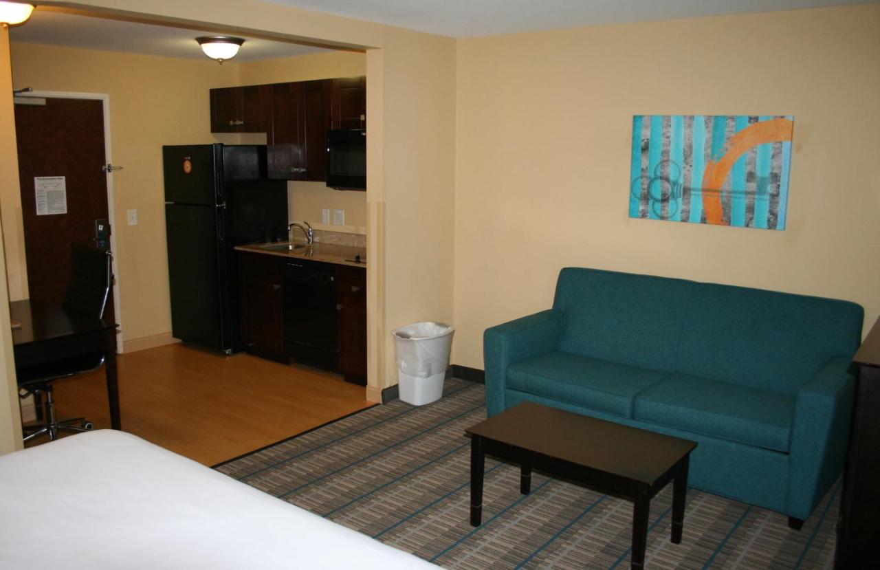 King Suite - Non-Smoking at MainStay Suites Jacksonville near Camp Lejeune