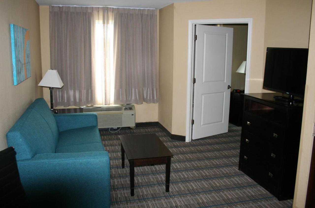 One-Bedroom Suite at MainStay Suites Jacksonville near Camp Lejeune