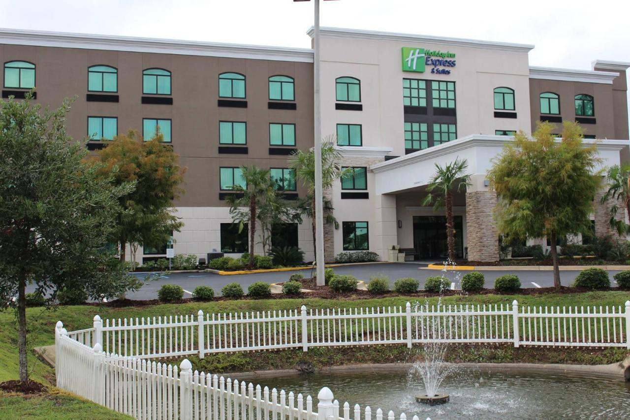 | Holiday Inn Express & Suites Mobile West I-10, an IHG Hotel