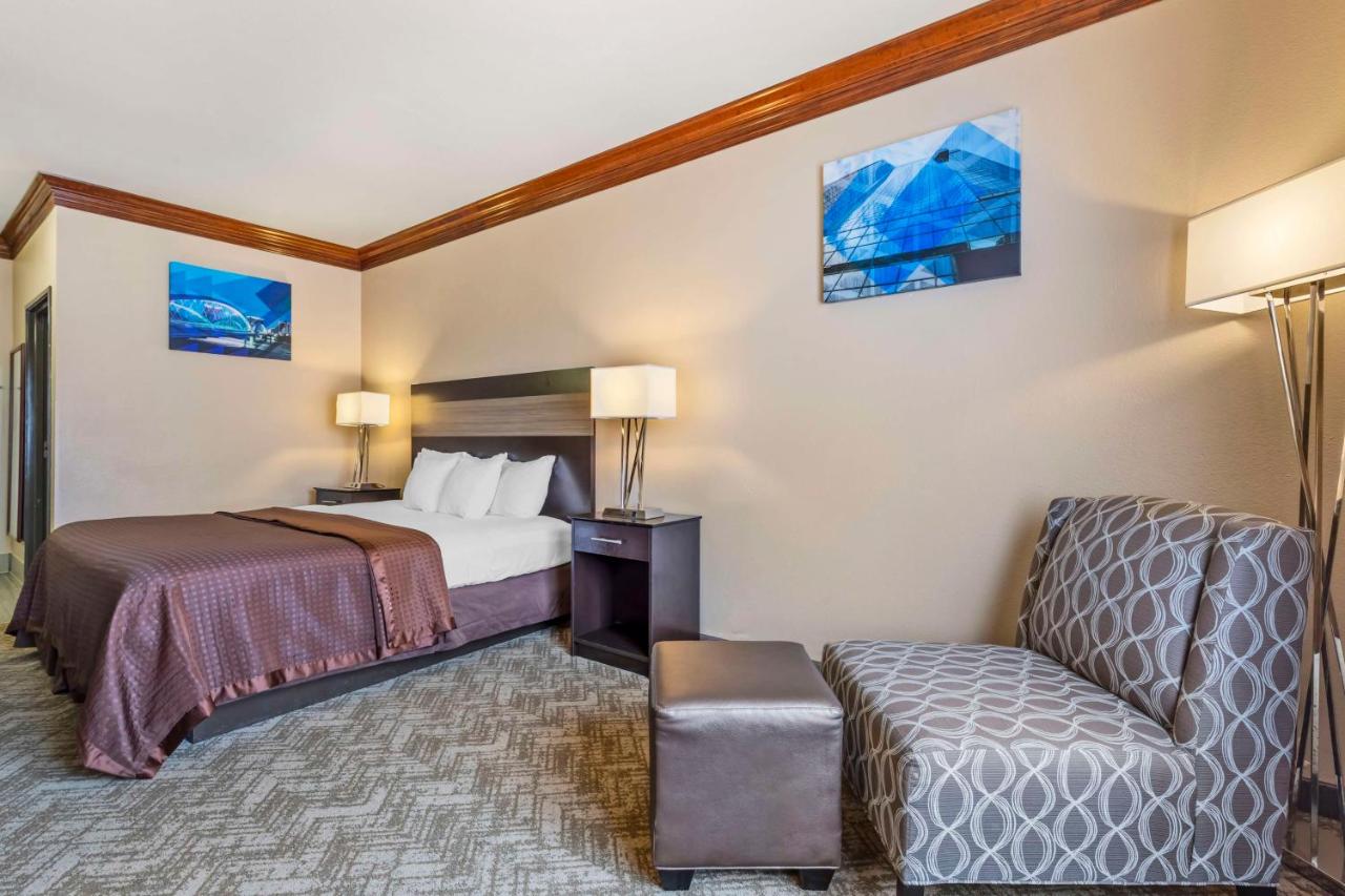 King Room at Best Western Fort Worth Inn & Suites