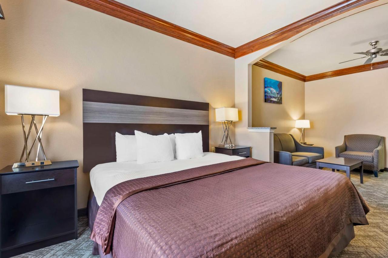King Suite at Best Western Fort Worth Inn & Suites
