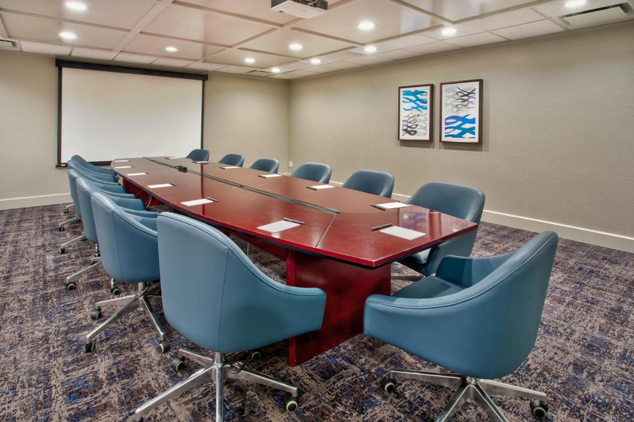  | Crowne Plaza Chicago-Northbrook, an IHG Hotel