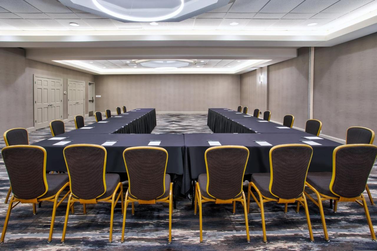  | Crowne Plaza Chicago-Northbrook, an IHG Hotel