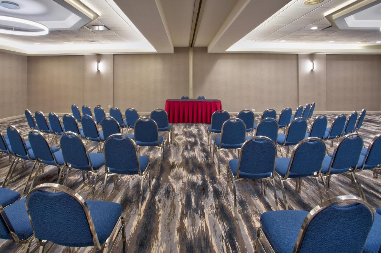  | Crowne Plaza Chicago-Northbrook, an IHG Hotel
