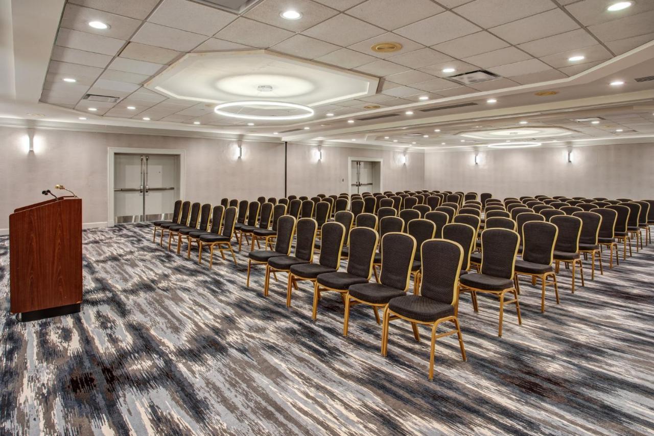  | Crowne Plaza Chicago-Northbrook, an IHG Hotel