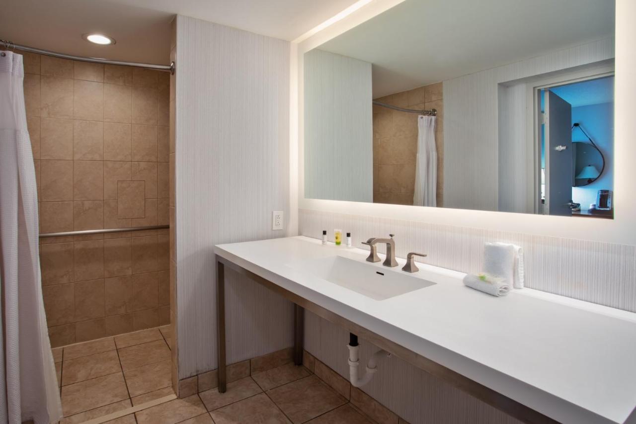 Standard Queen Room with Two Queen Beds and Mobility Accessible Roll-In Shower at Crowne Plaza Chicago-Northbrook, an IHG Hotel