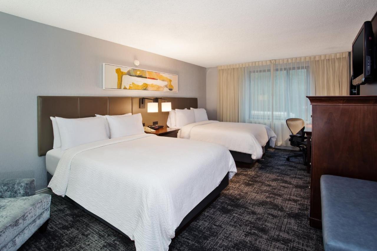  | Crowne Plaza Chicago-Northbrook, an IHG Hotel