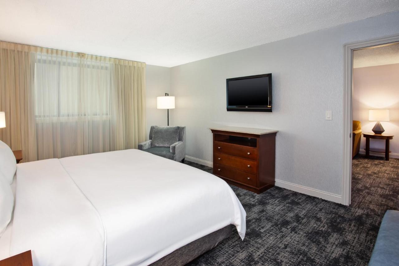  | Crowne Plaza Chicago-Northbrook, an IHG Hotel