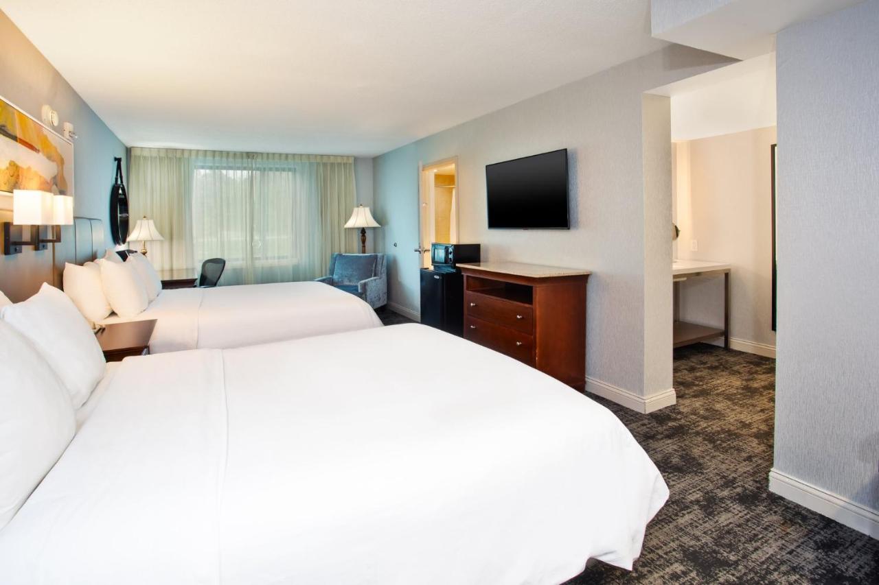 Crowne Plaza Chicago-Northbrook, an IHG Hotel