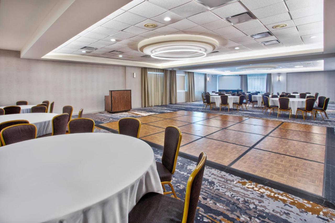  | Crowne Plaza Chicago-Northbrook, an IHG Hotel