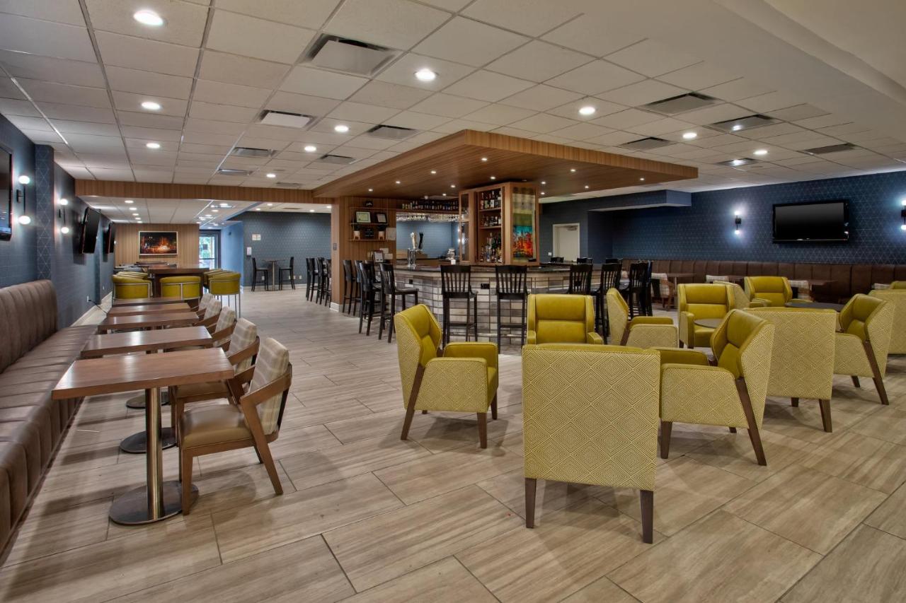  | Crowne Plaza Chicago-Northbrook, an IHG Hotel