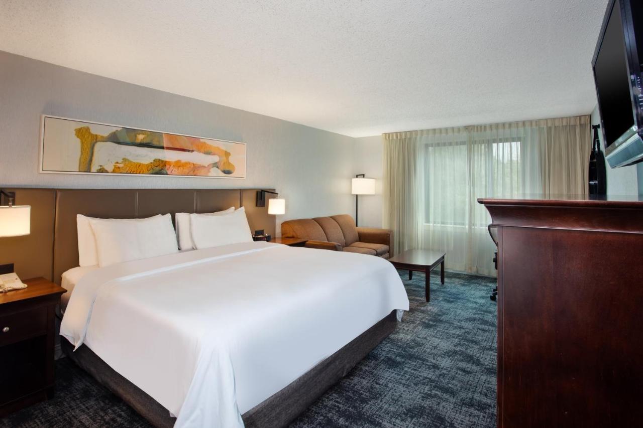 King Room with Sofa Bed - Non-Smoking at Crowne Plaza Chicago-Northbrook, an IHG Hotel