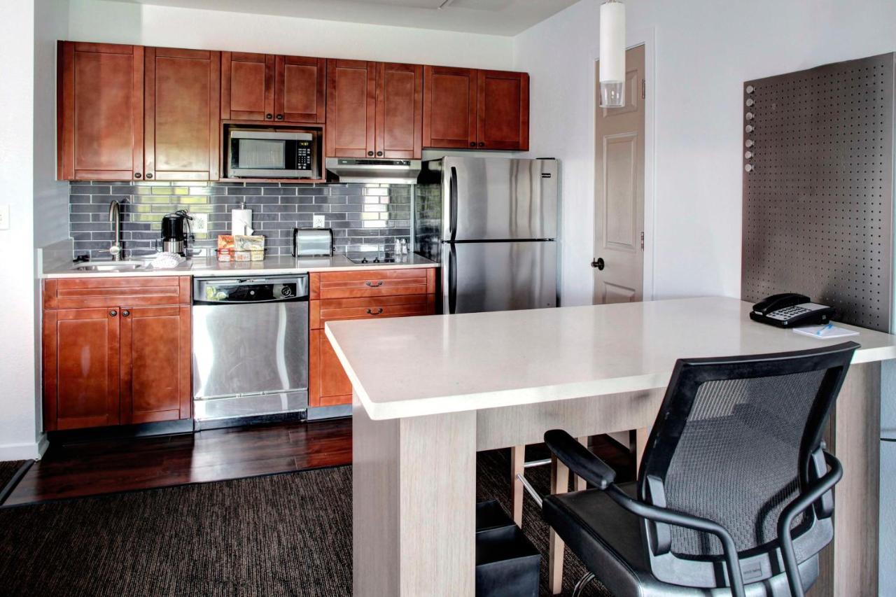 Queen Studio with Two Queen Beds at HYATT house Sterling/Dulles Airport-North