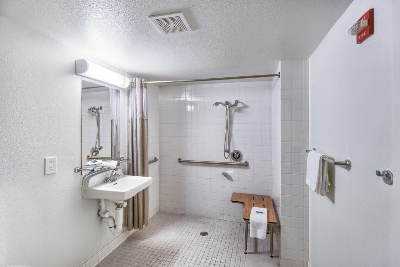| Motel 6-Everett, WA - South