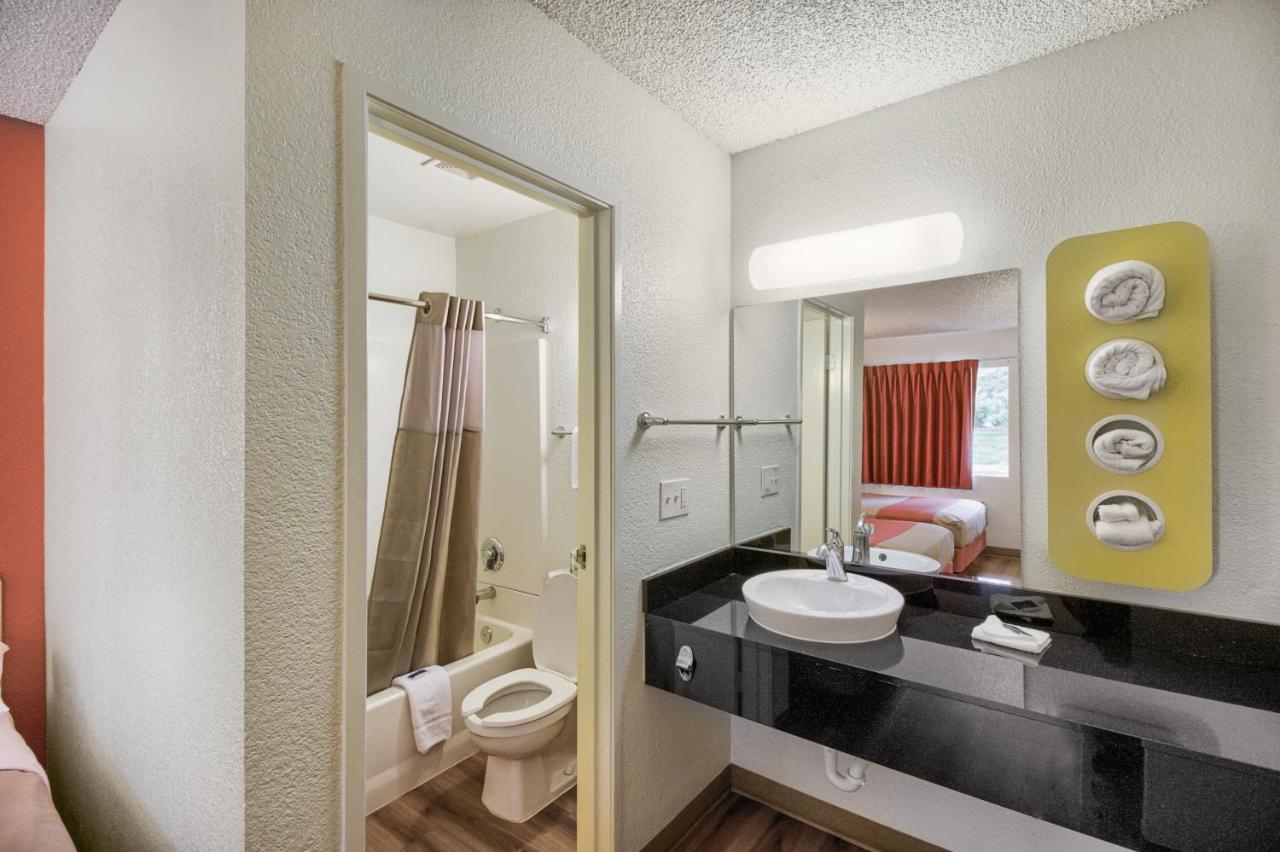 | Motel 6-Everett, WA - South