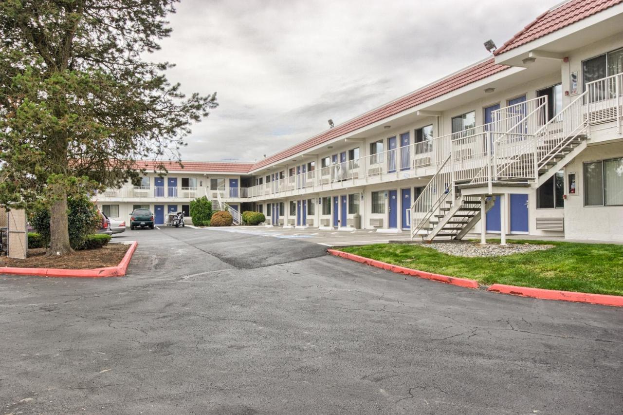 | Motel 6-Everett, WA - South