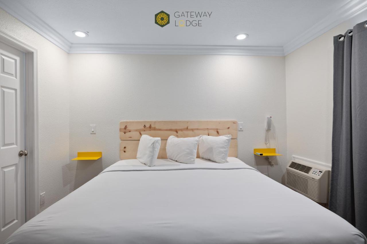 King Room at Gateway Lodge