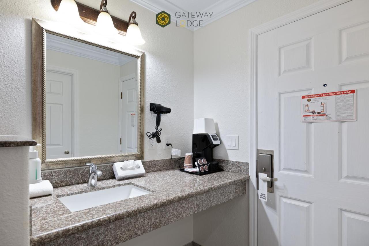 King Room at Gateway Lodge