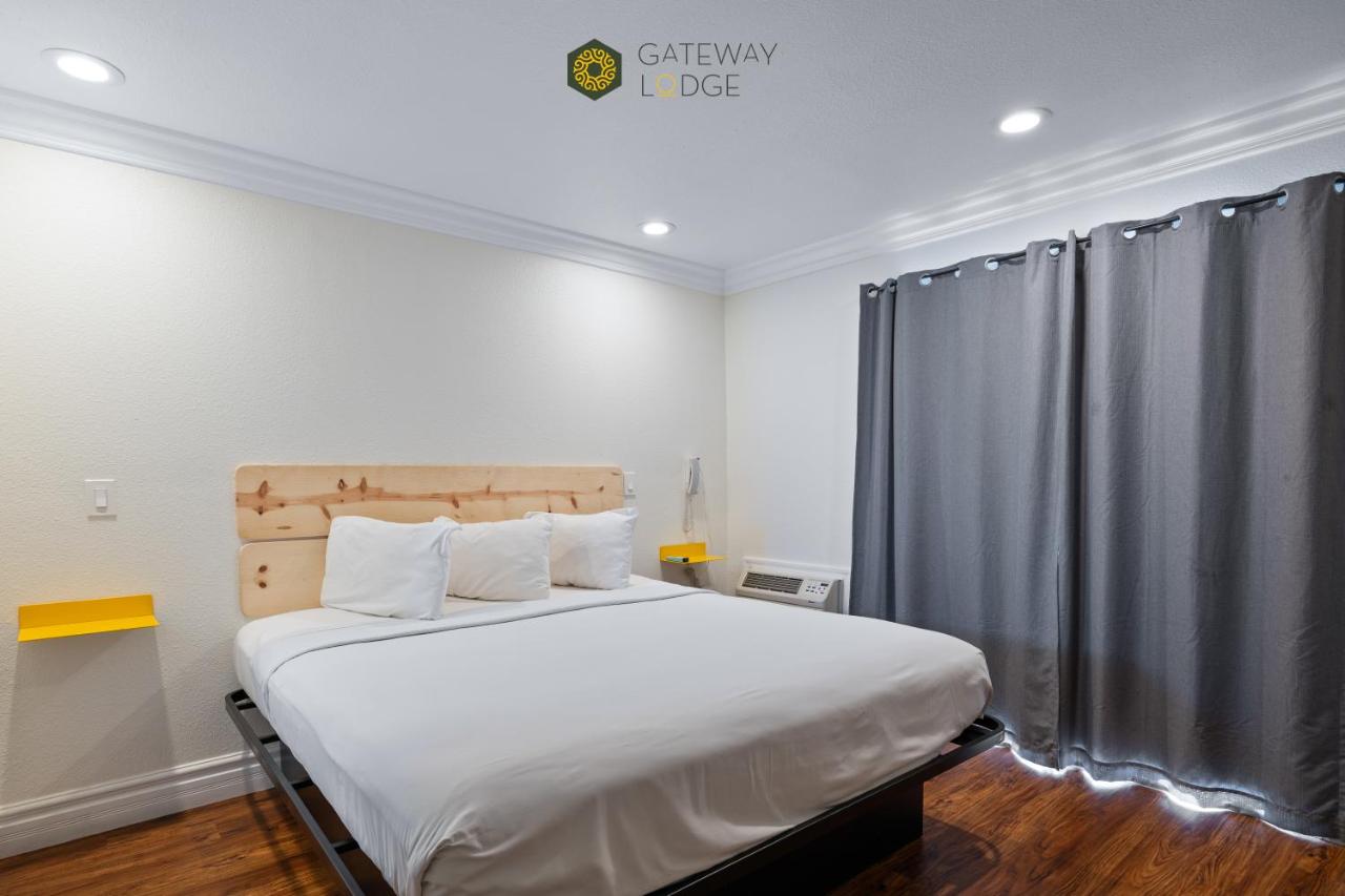 King Room at Gateway Lodge
