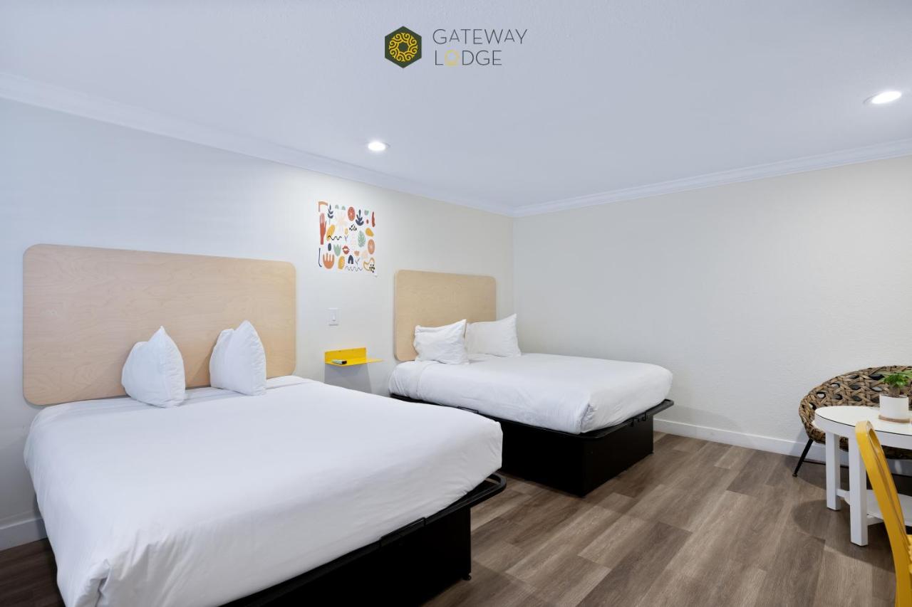 Standard Double Room at Gateway Lodge