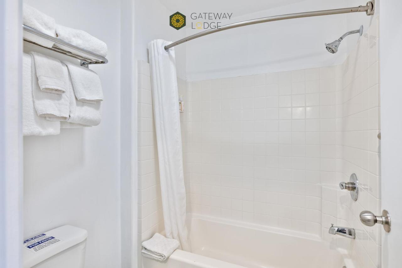 Standard Double Room at Gateway Lodge