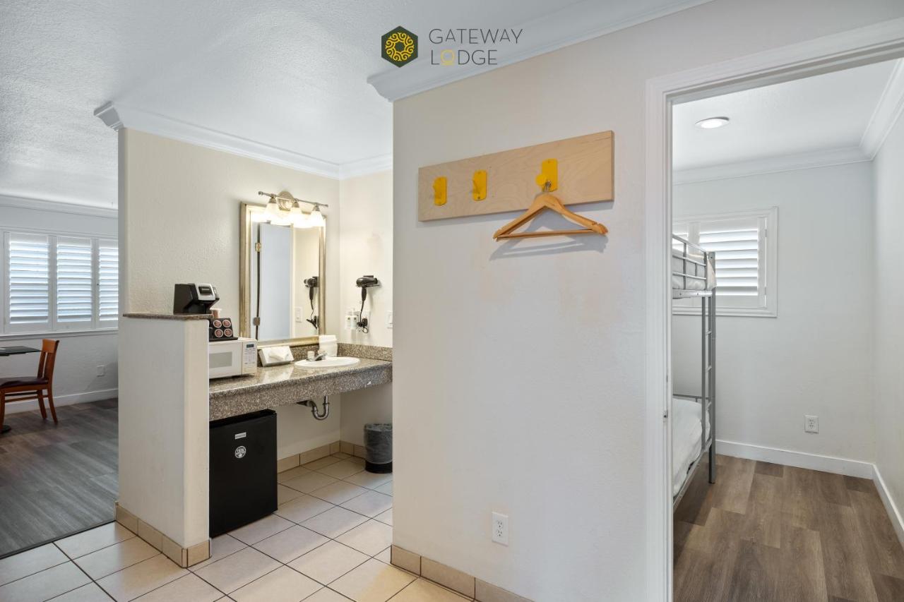 Triple Room at Gateway Lodge