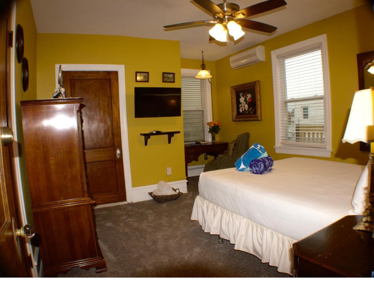 | Carisbrooke Inn Bed & Breakfast