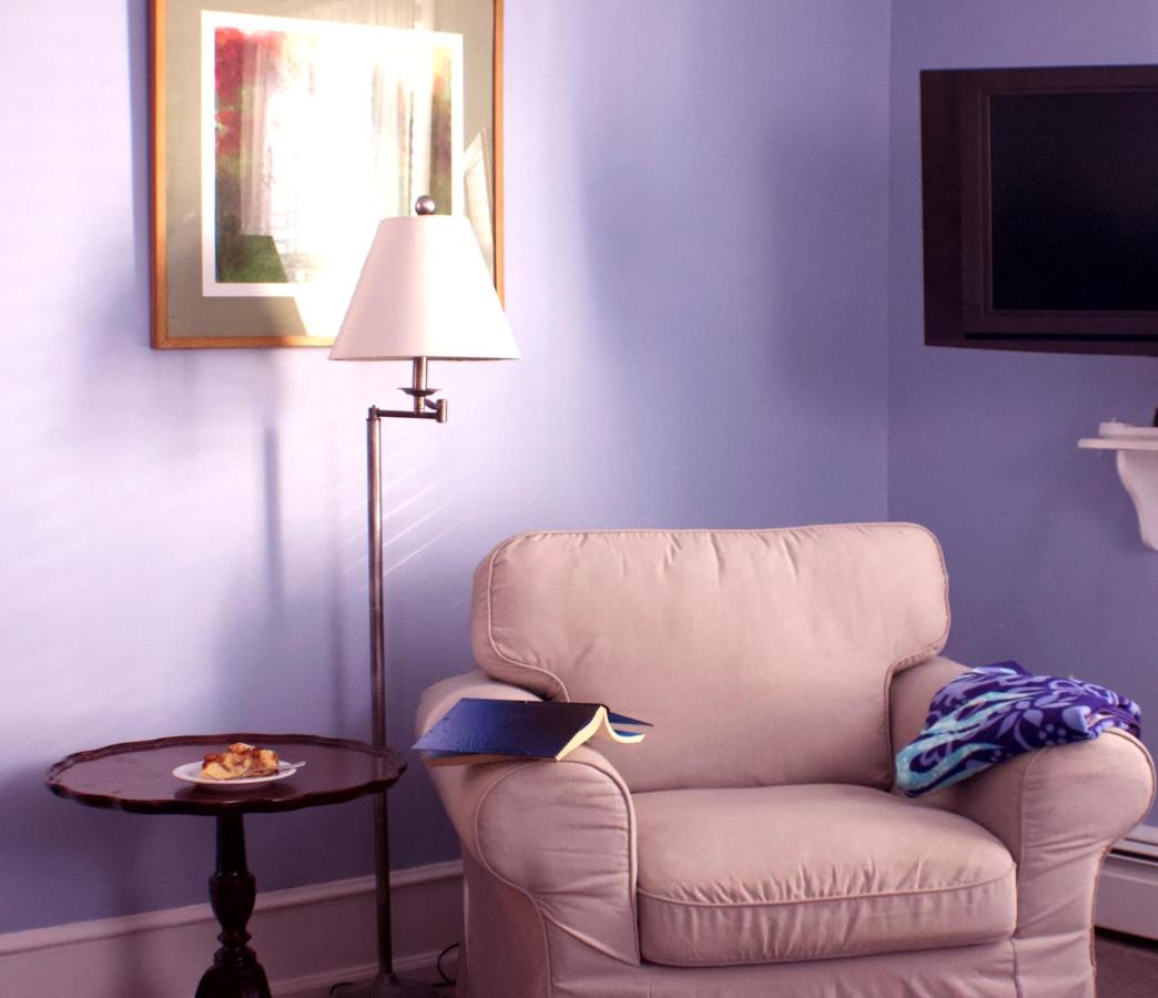 | Carisbrooke Inn Bed & Breakfast