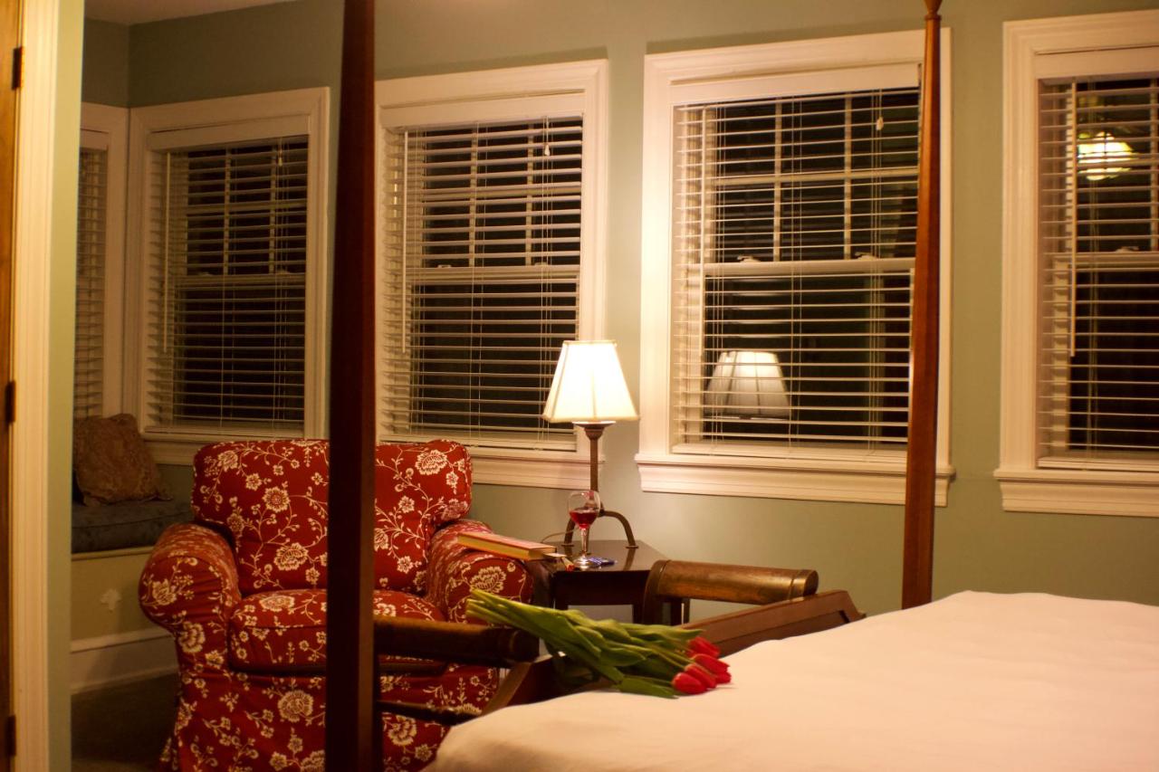| Carisbrooke Inn Bed & Breakfast