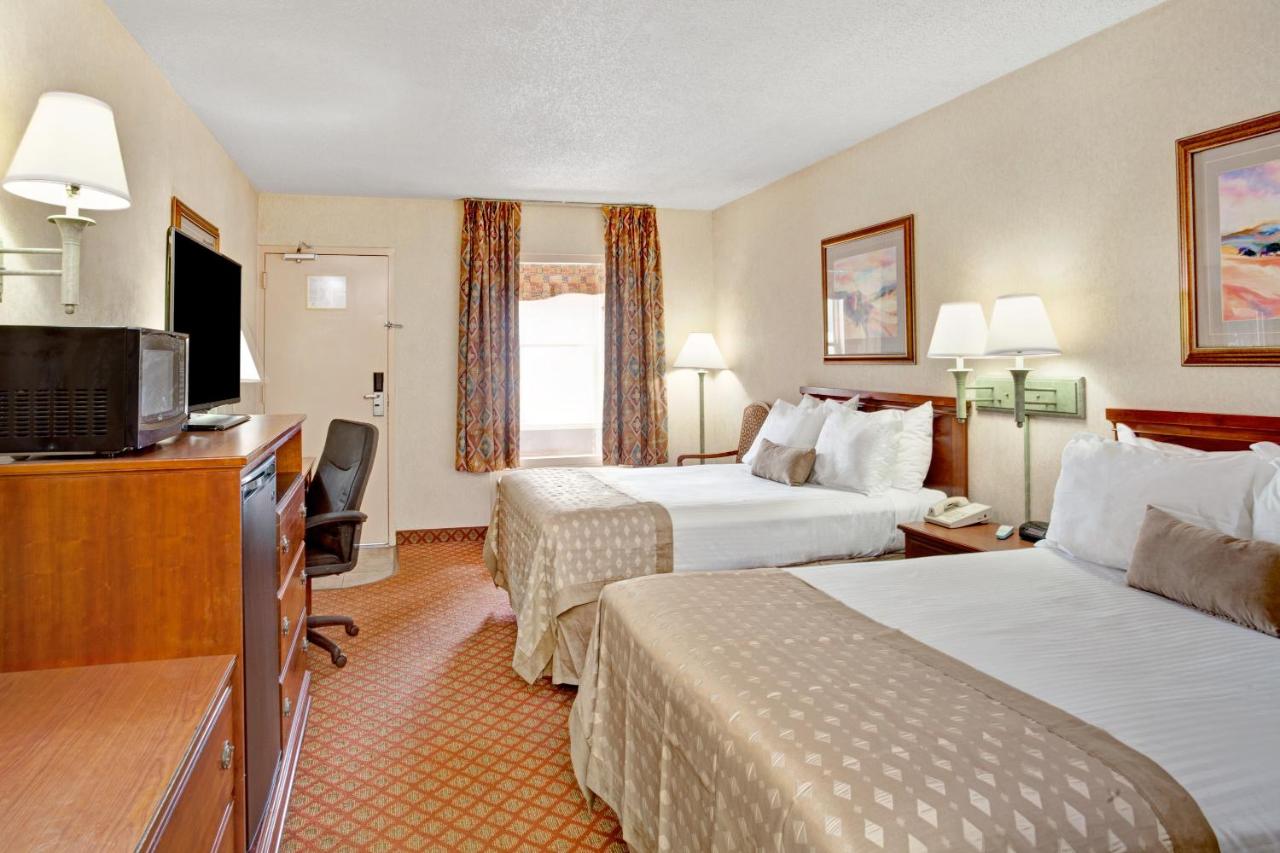 Double Room with Two Double Beds - Smoking at Ramada by Wyndham West Memphis