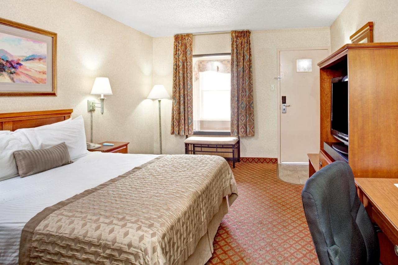 Double Room - Disability Access - Non-Smoking at Ramada by Wyndham West Memphis