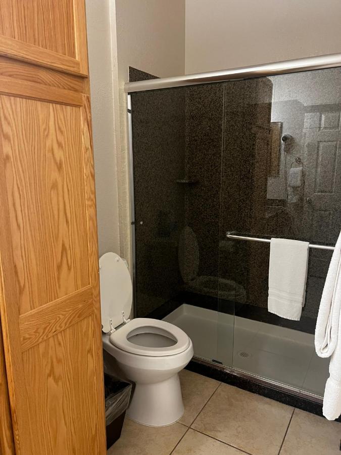 | Canyon Plaza Premier Studio and Apartments