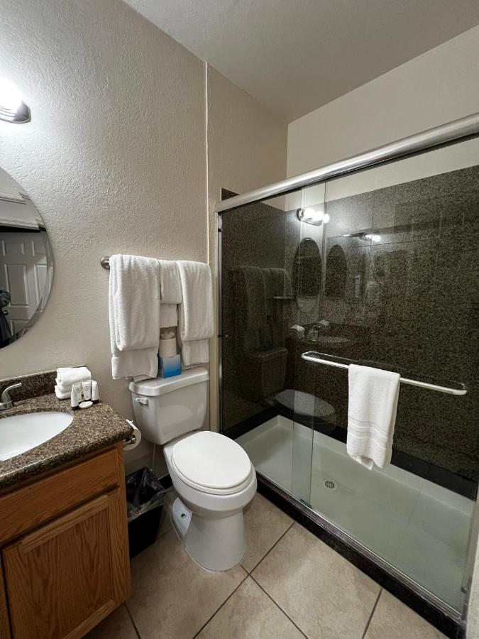 | Canyon Plaza Premier Studio and Apartments
