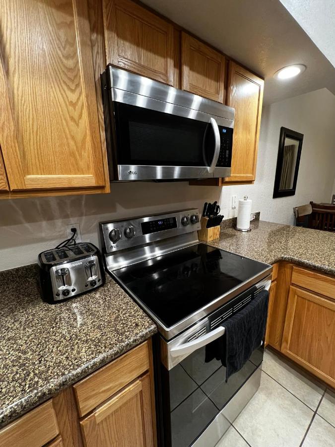 | Canyon Plaza Premier Studio and Apartments