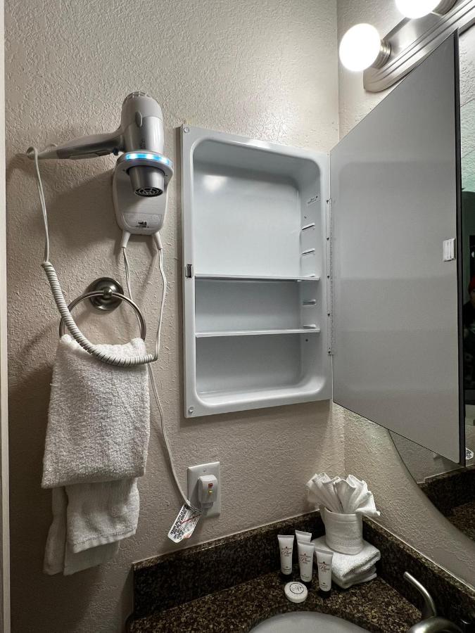  | Canyon Plaza Premier Studio and Apartments