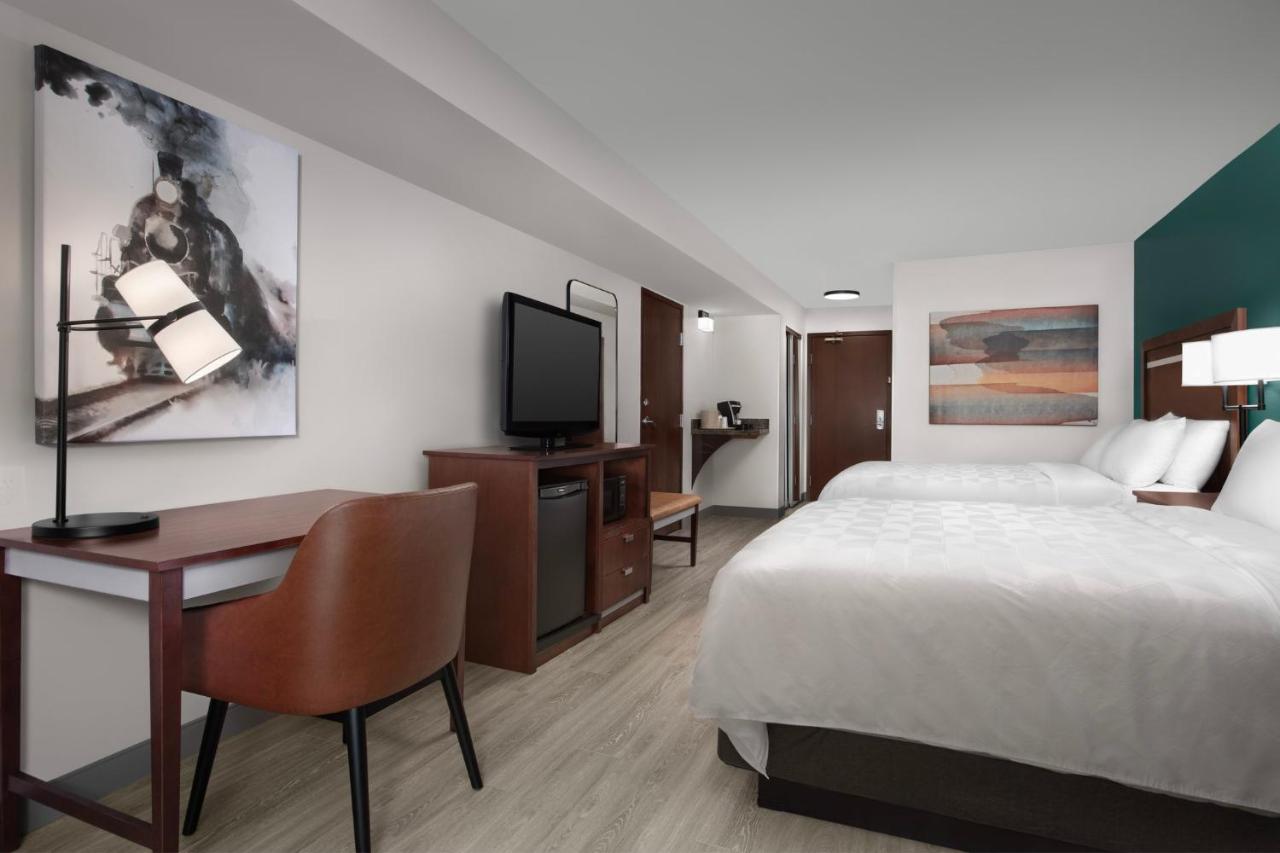Queen Room with Balcony at Holiday Inn Hotel & Suites Durango Downtown, an IHG Hotel