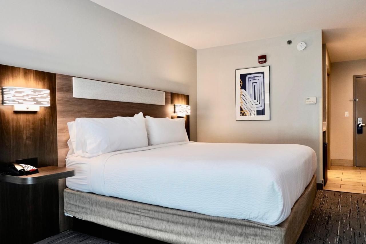 King Room - Non-Smoking at Holiday Inn Express Hotel & Suites Smithfield - Selma I -95 by IHG