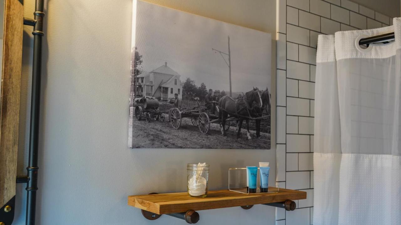 | Old Mill Inn