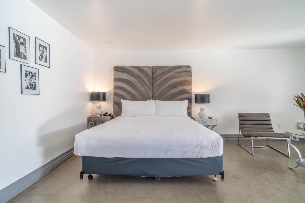 King Room with Roll-In Shower - Disability Access at Aqua Soleil Hotel & Mineral Water Spa