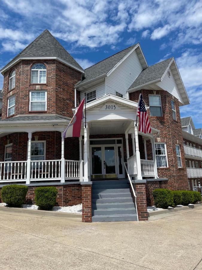  | Carriage House Inn