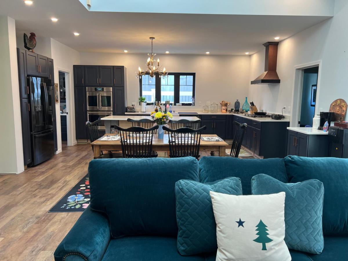 | Canterbury Cottage Bed & Breakfast