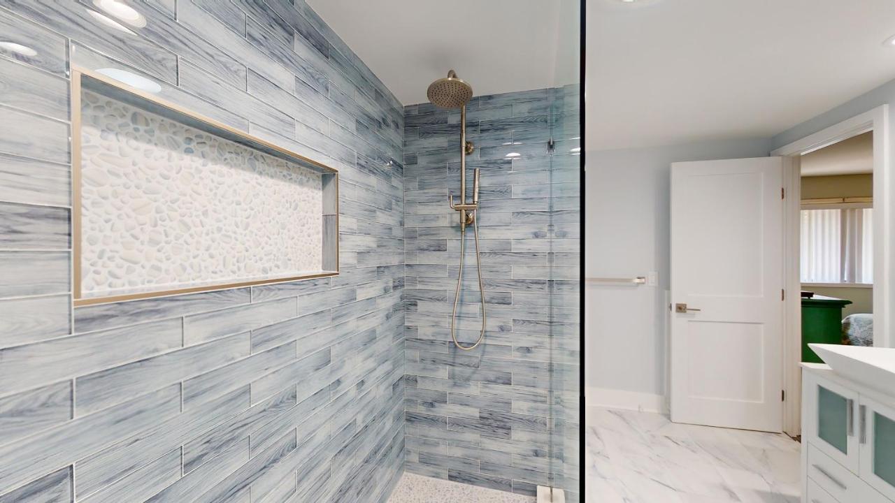  | 266 Turnberry Village