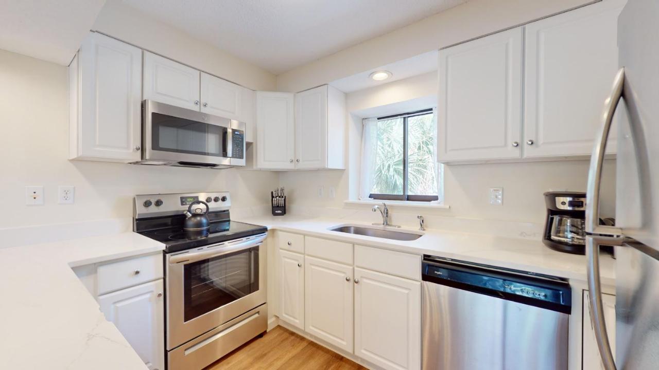  | 4 Hickory Cove