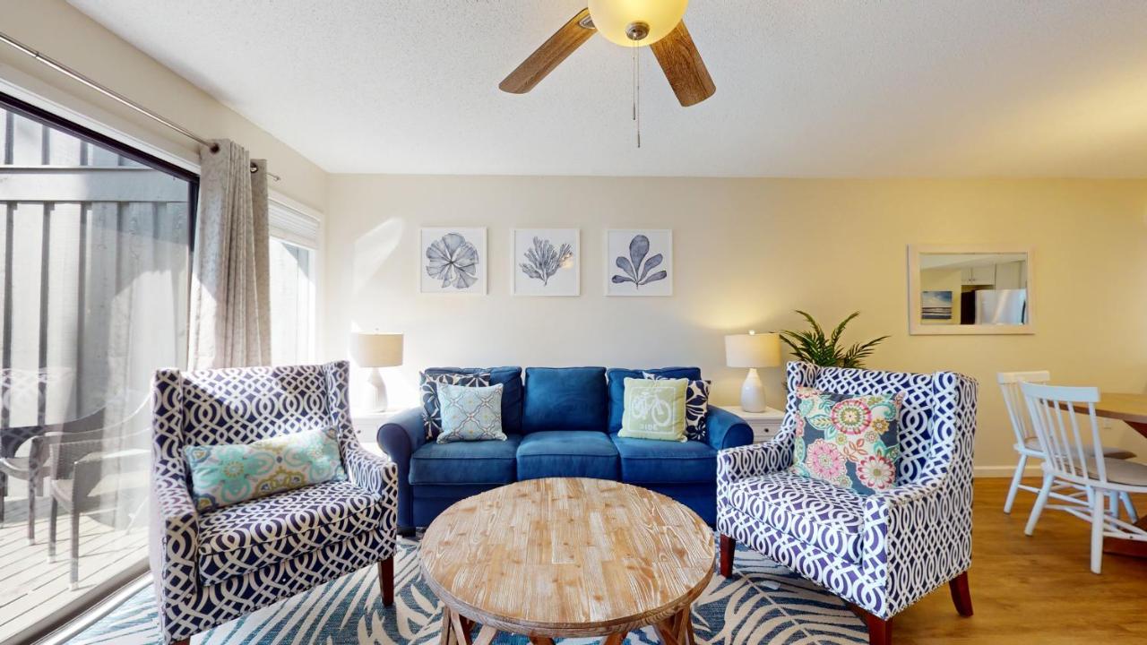  | 4 Hickory Cove